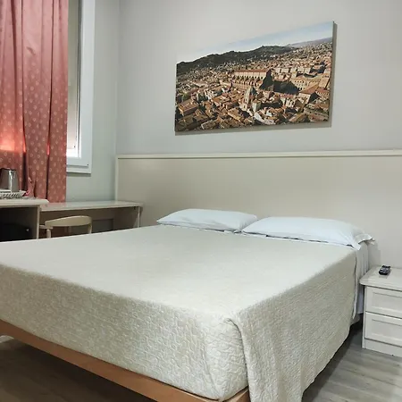 招待所 Angelica 3*